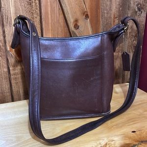 VINTAGE BROWN LEATHER COACH BAG